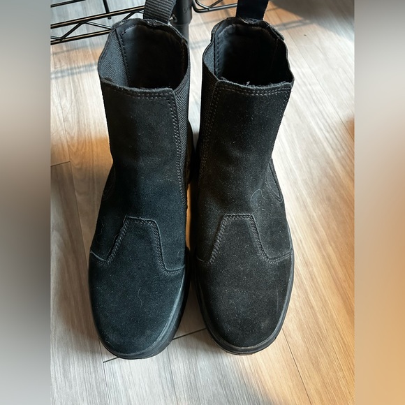 Adidas platform Black Suede Booties - Picture 2 of 4